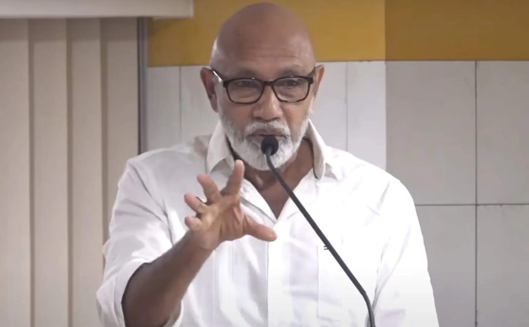 sathyaraj speech in manivannan book release function 